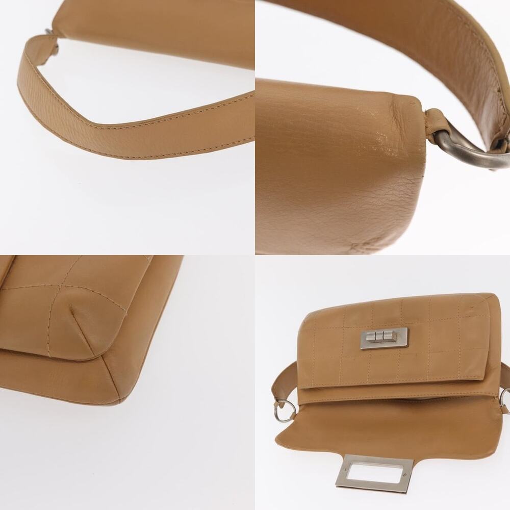Chanel 2.55 Shoulder Bag - Picture 4 of 8